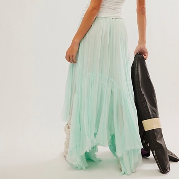 Free People Dresses & Skirts - NWOT FP One Clover skirt by Free People in size Medium